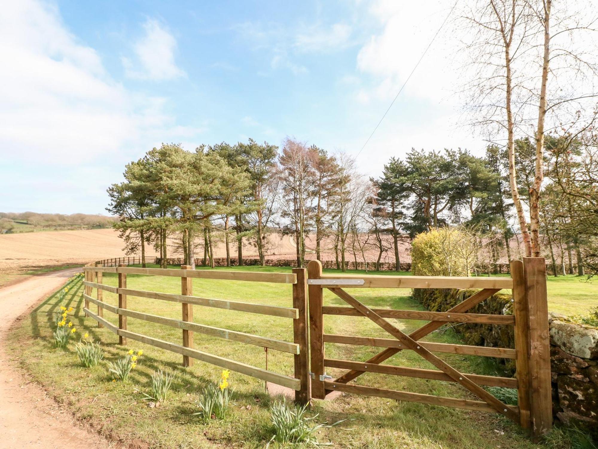 Villa Fields Farm Draycott in the Moors Exterior foto
